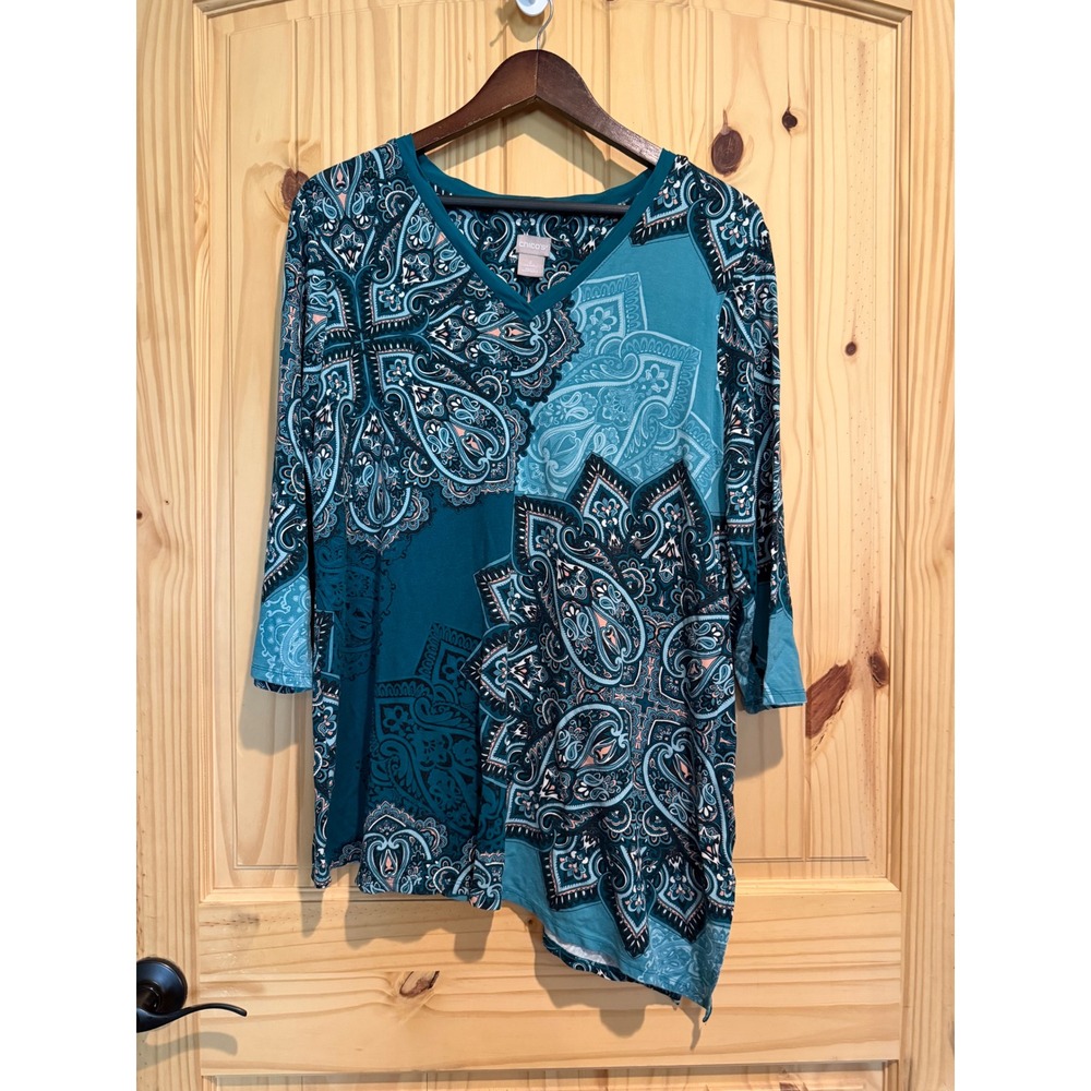 Chicos Teal Blue Paisley Medallion V-Neck Top Asymmetrical Hem Size 2 Large‎